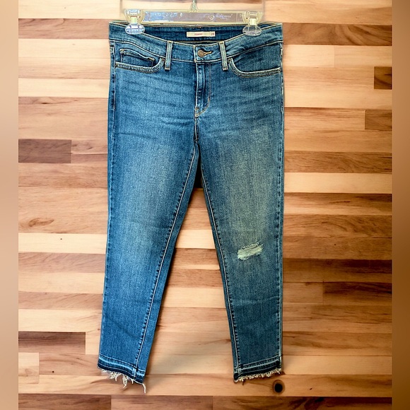 Levi's 711 Skinny Jeans - Picture 2 of 7